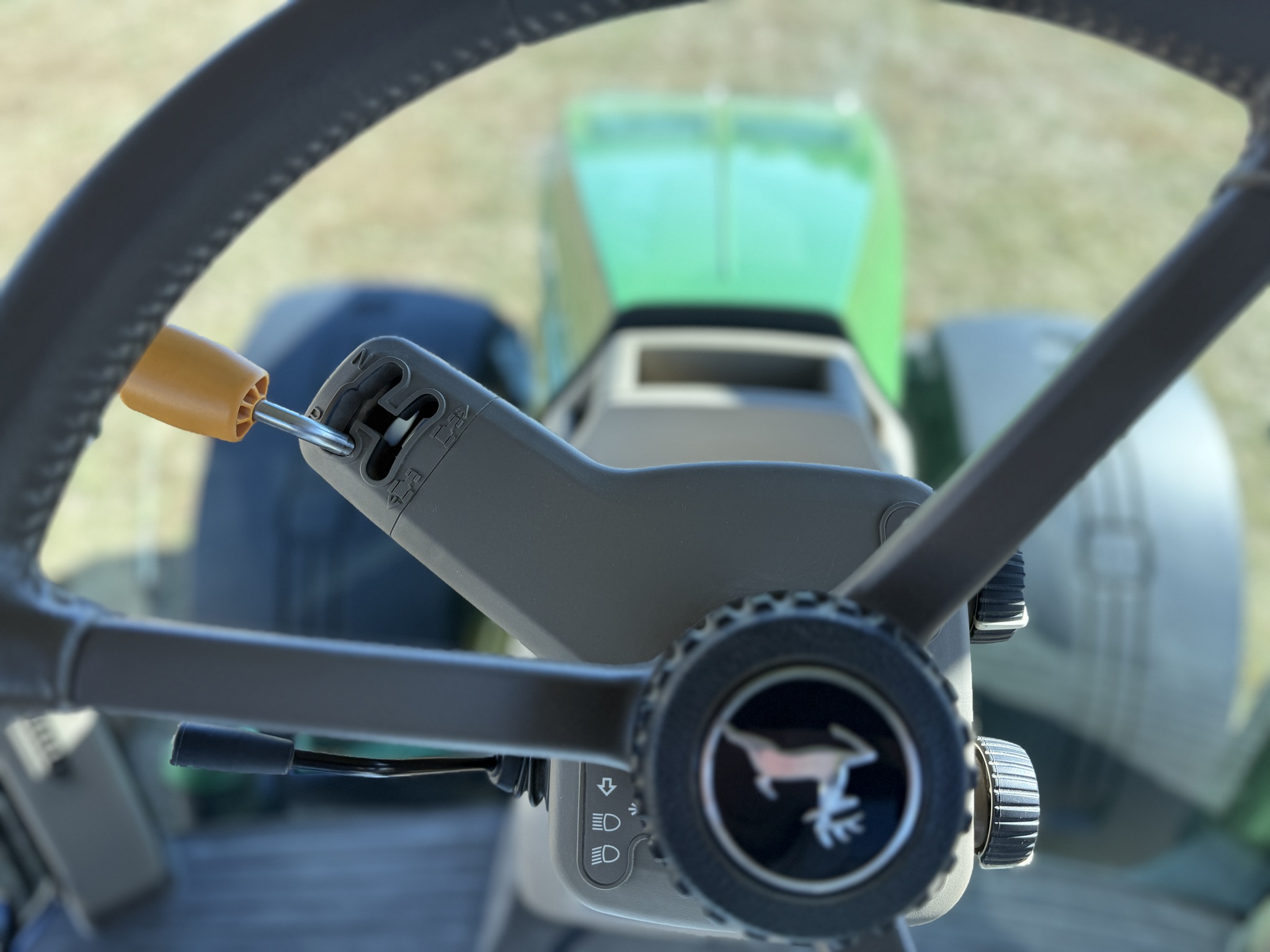 2013 John Deere 8310R Image 14