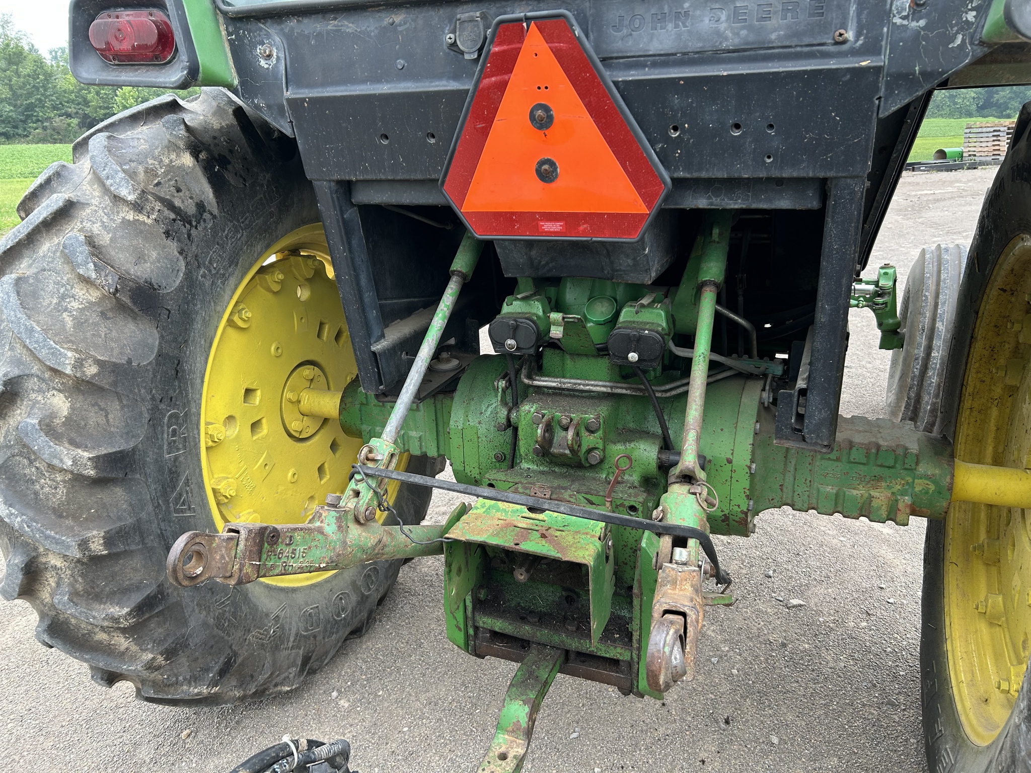 1992 John Deere 3055 Image 4