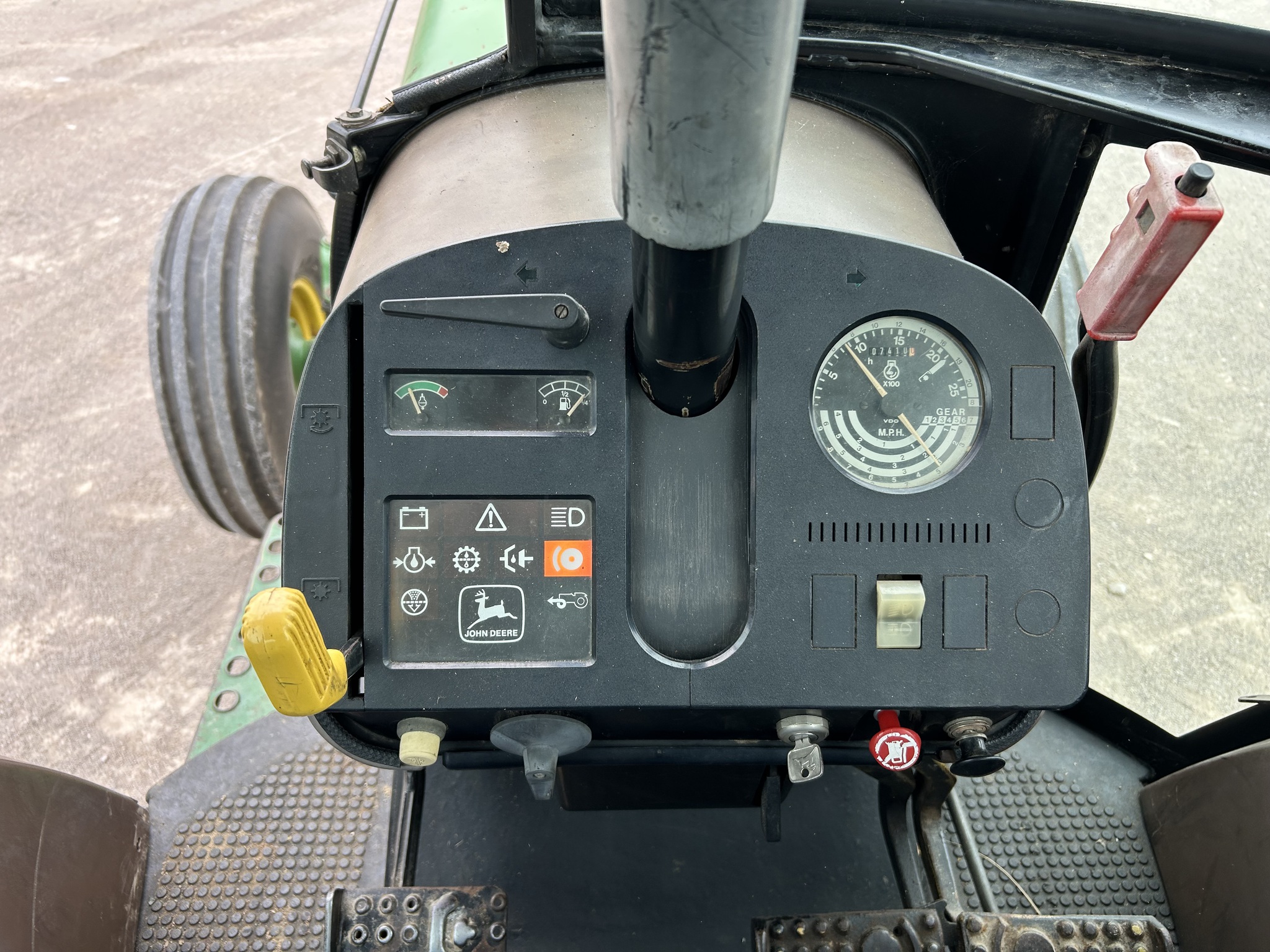 1992 John Deere 3055 Image 9