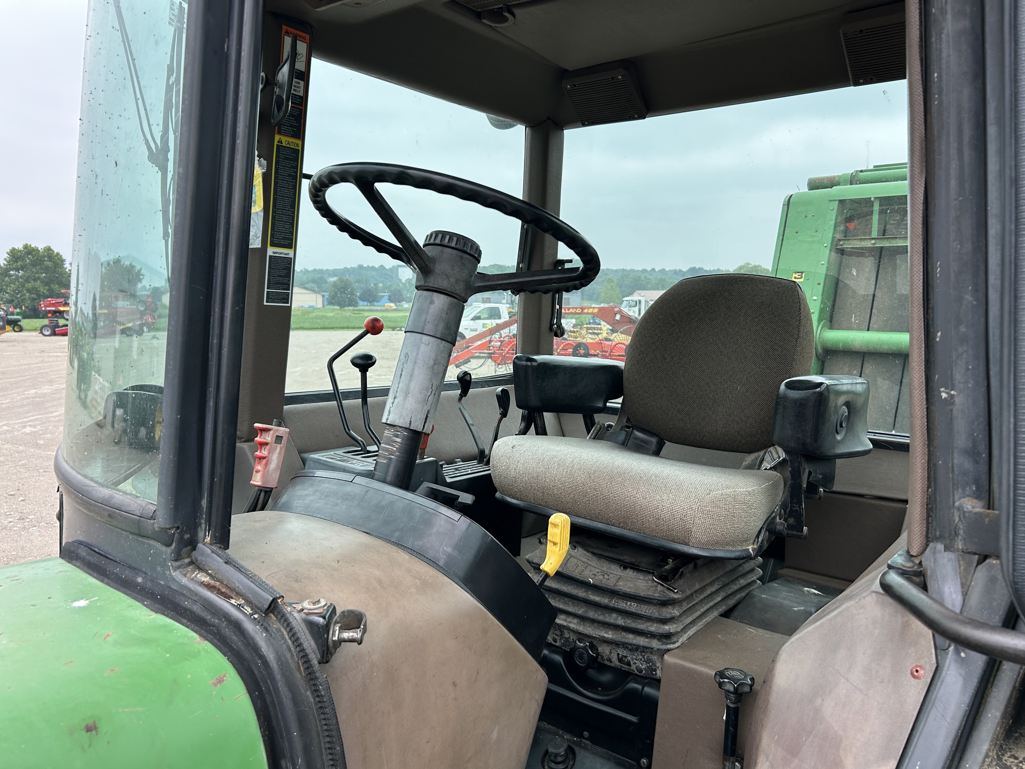 1992 John Deere 3055 Image 8