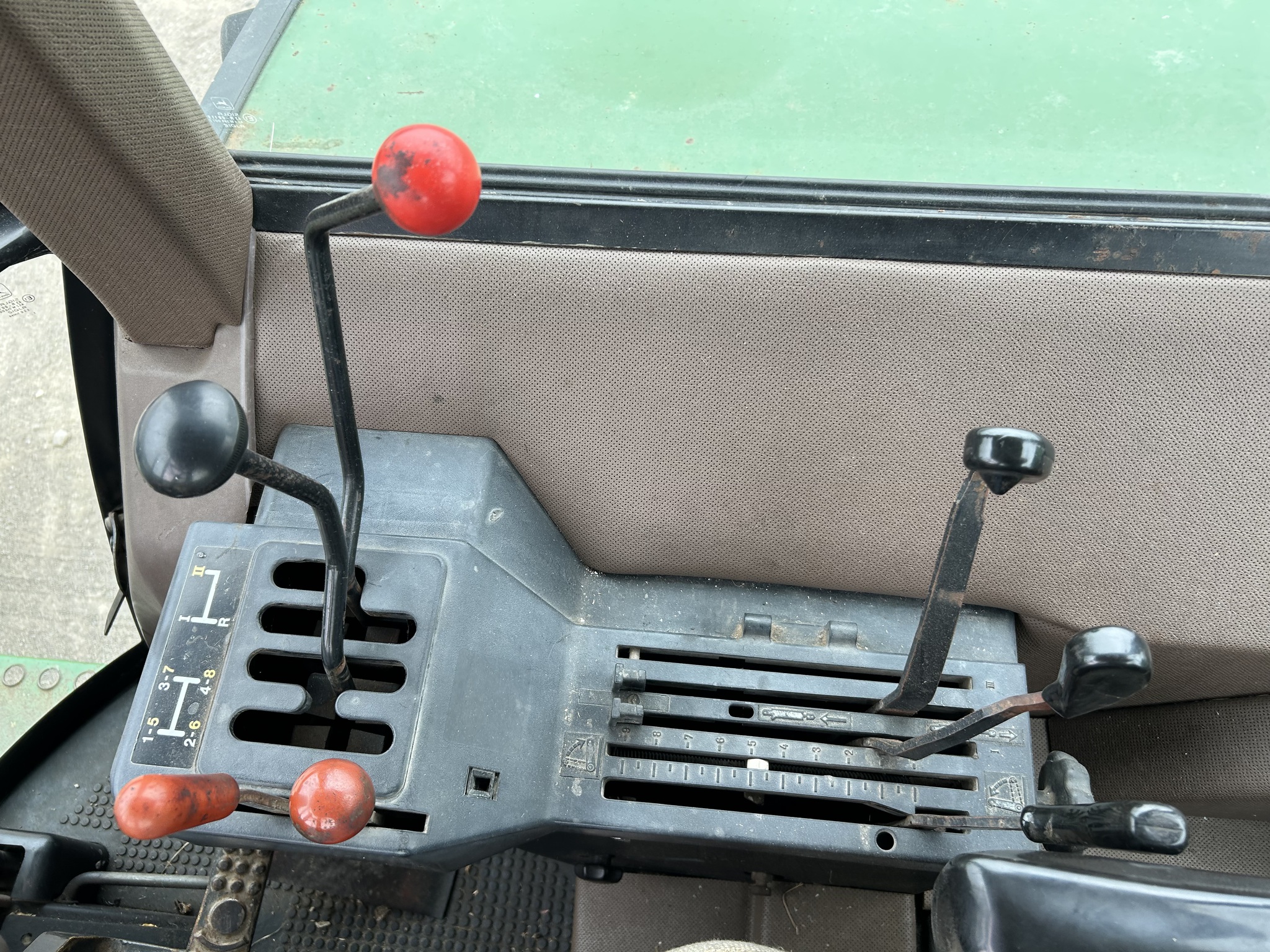 1992 John Deere 3055 Image 10