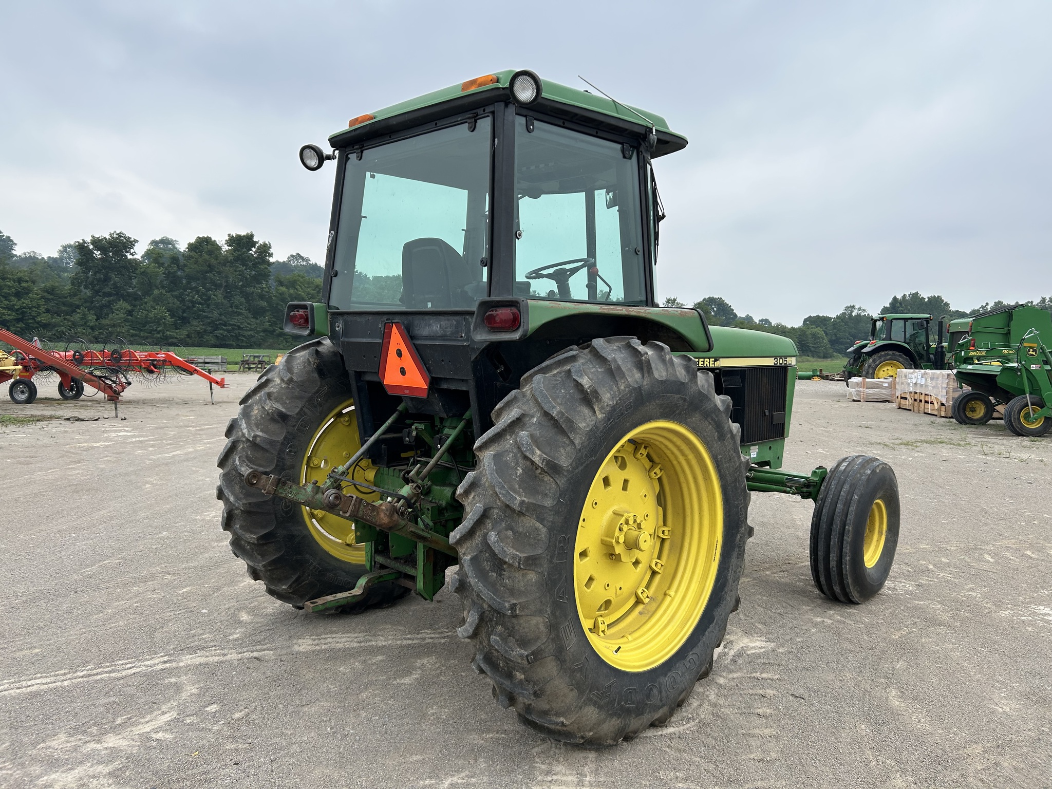 1992 John Deere 3055 Image 5