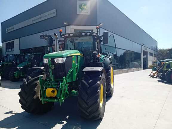 John Deere 6R 195