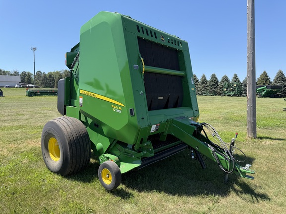  John Deere 560M
