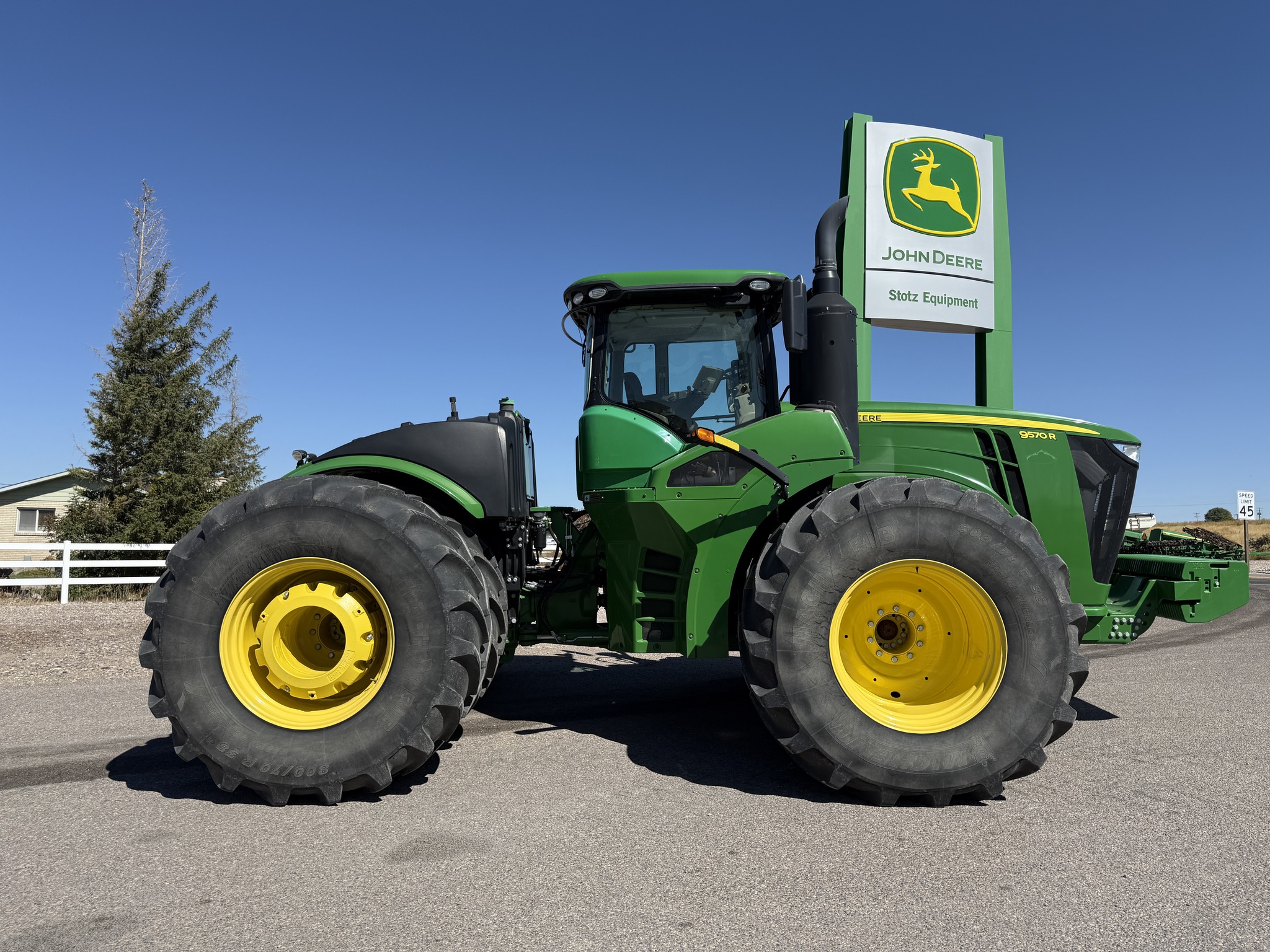 2021 John Deere 9570R Image 6