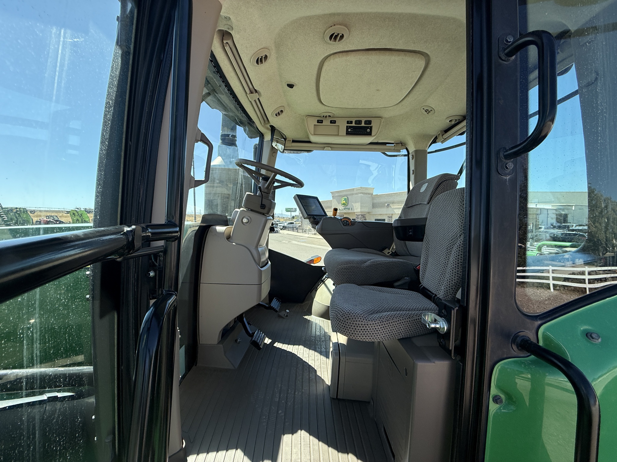 2021 John Deere 9570R Image 9