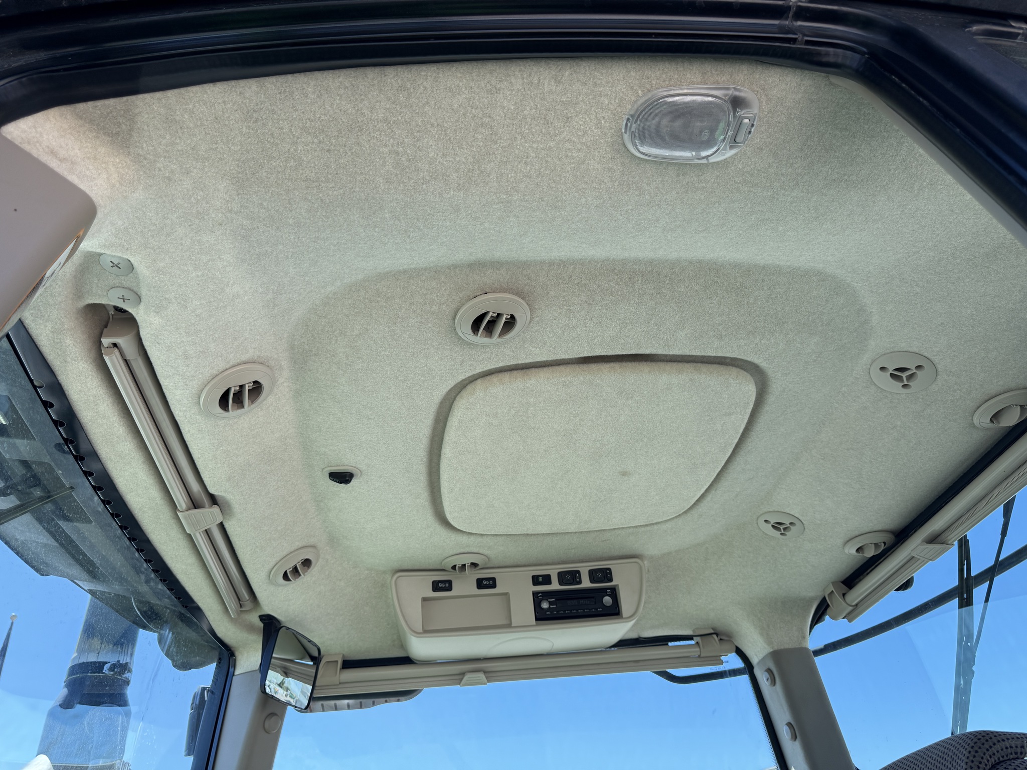 2021 John Deere 9570R Image 10