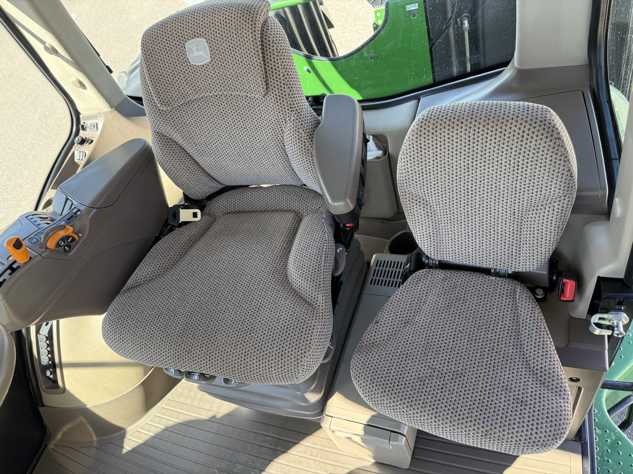 2021 John Deere 9570R Image 13