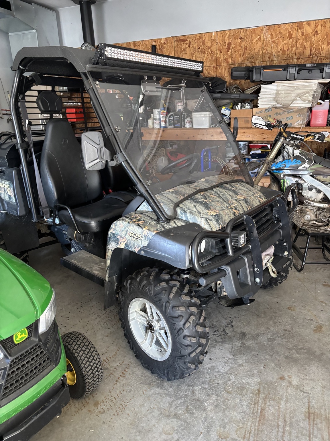 2011 John Deere XUV 825i Image 1