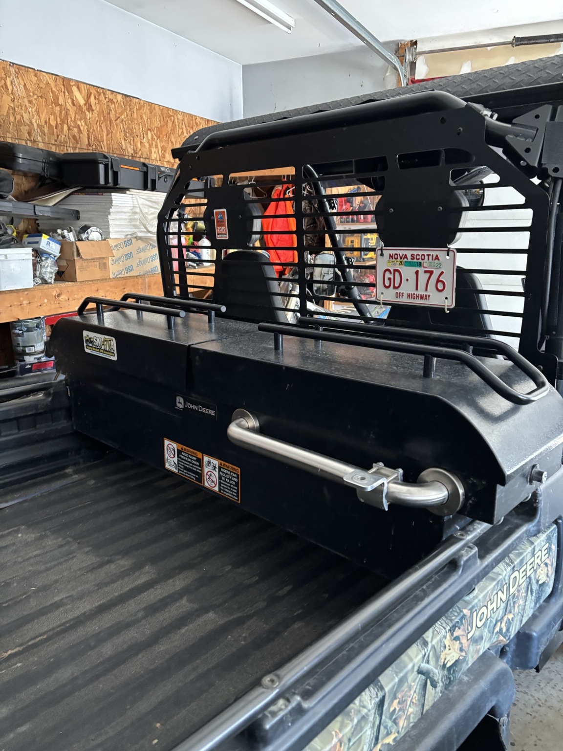 2011 John Deere XUV 825i Image 2