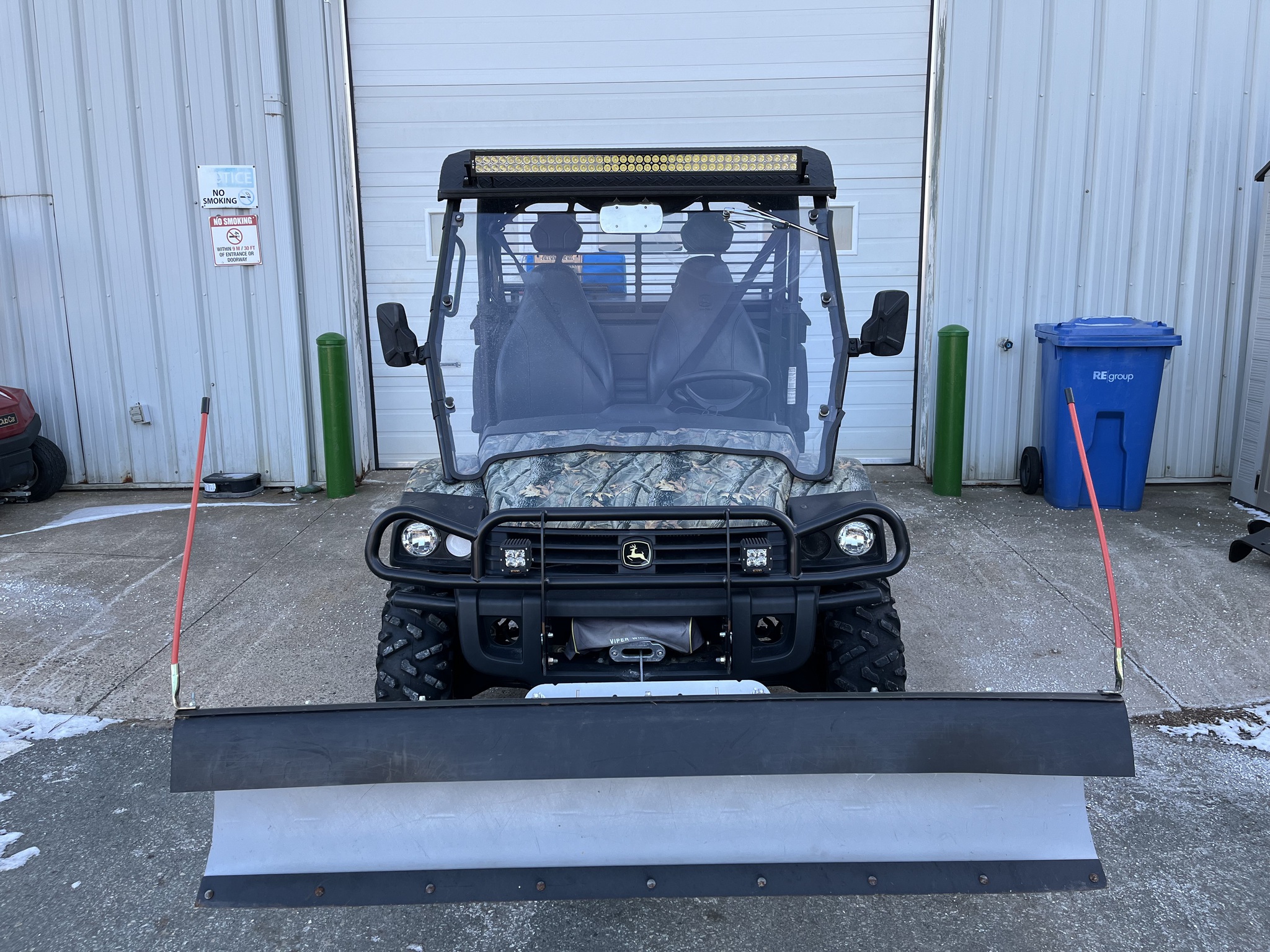 2011 John Deere XUV 825i Image 2