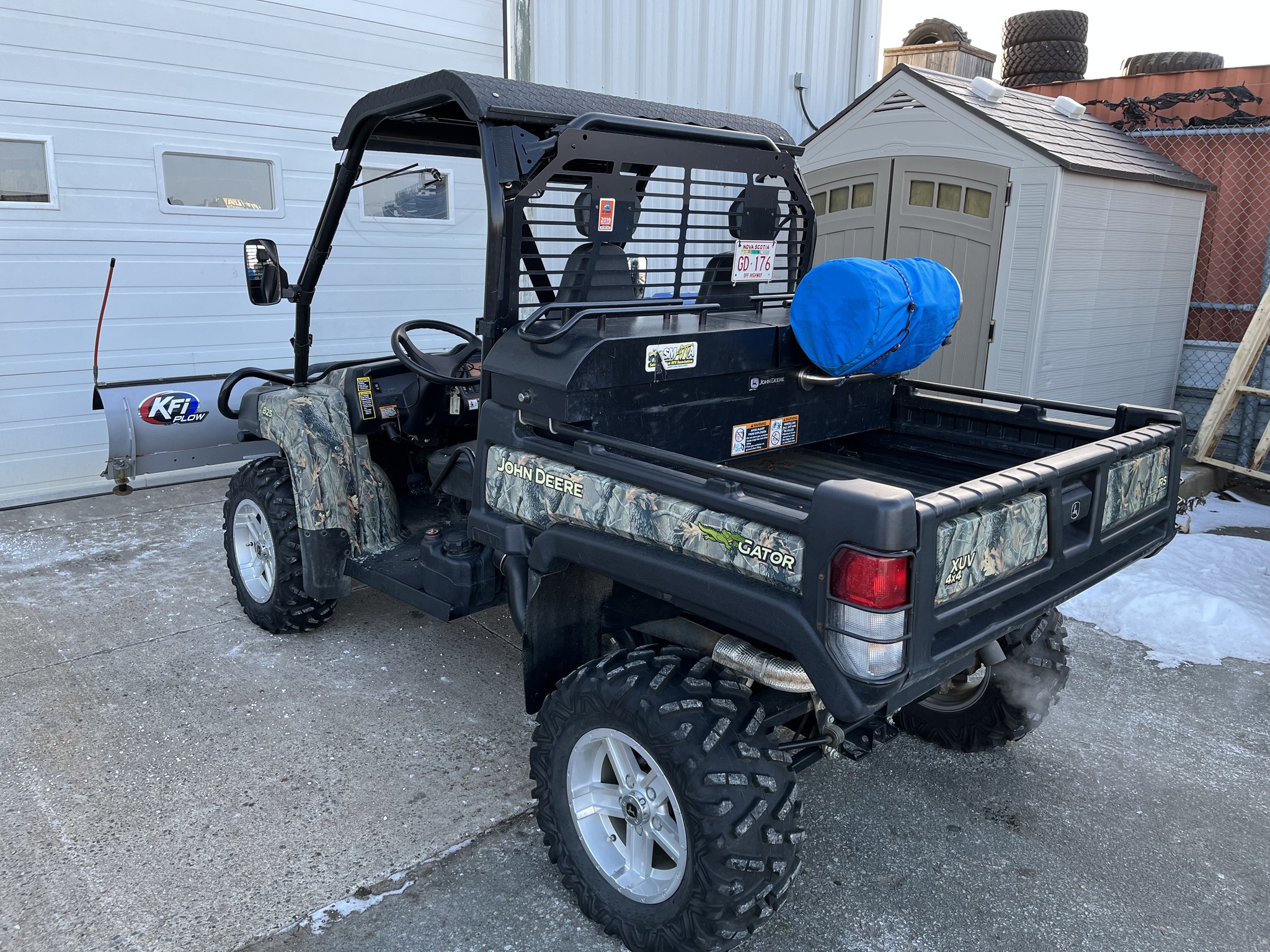 2011 John Deere XUV 825i Image 6