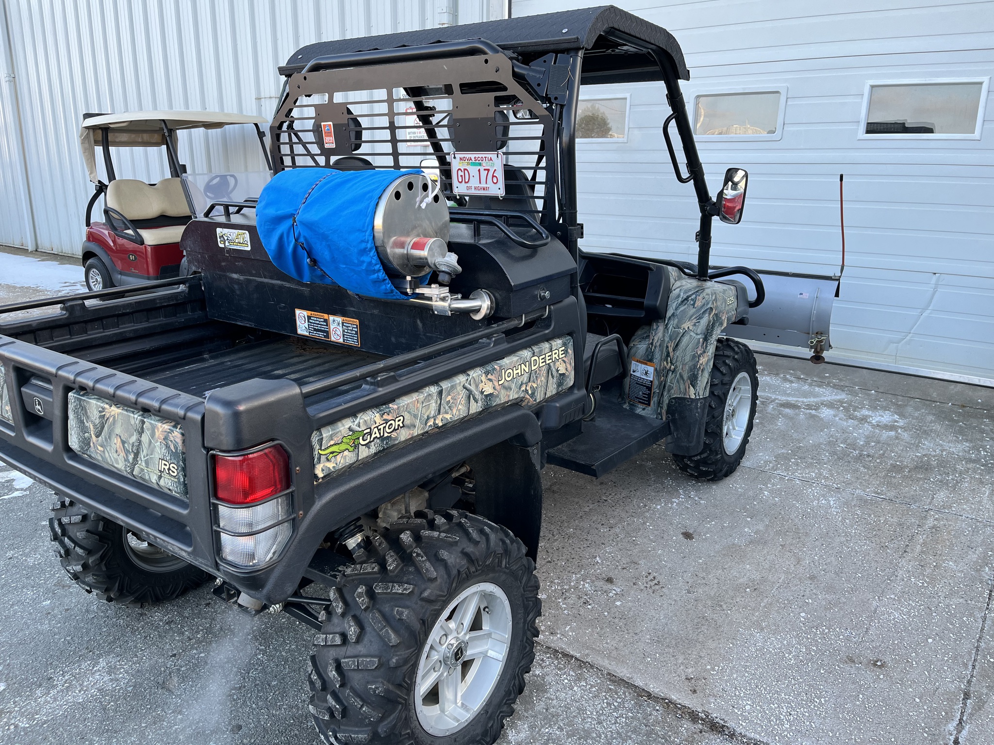 2011 John Deere XUV 825i Image 7