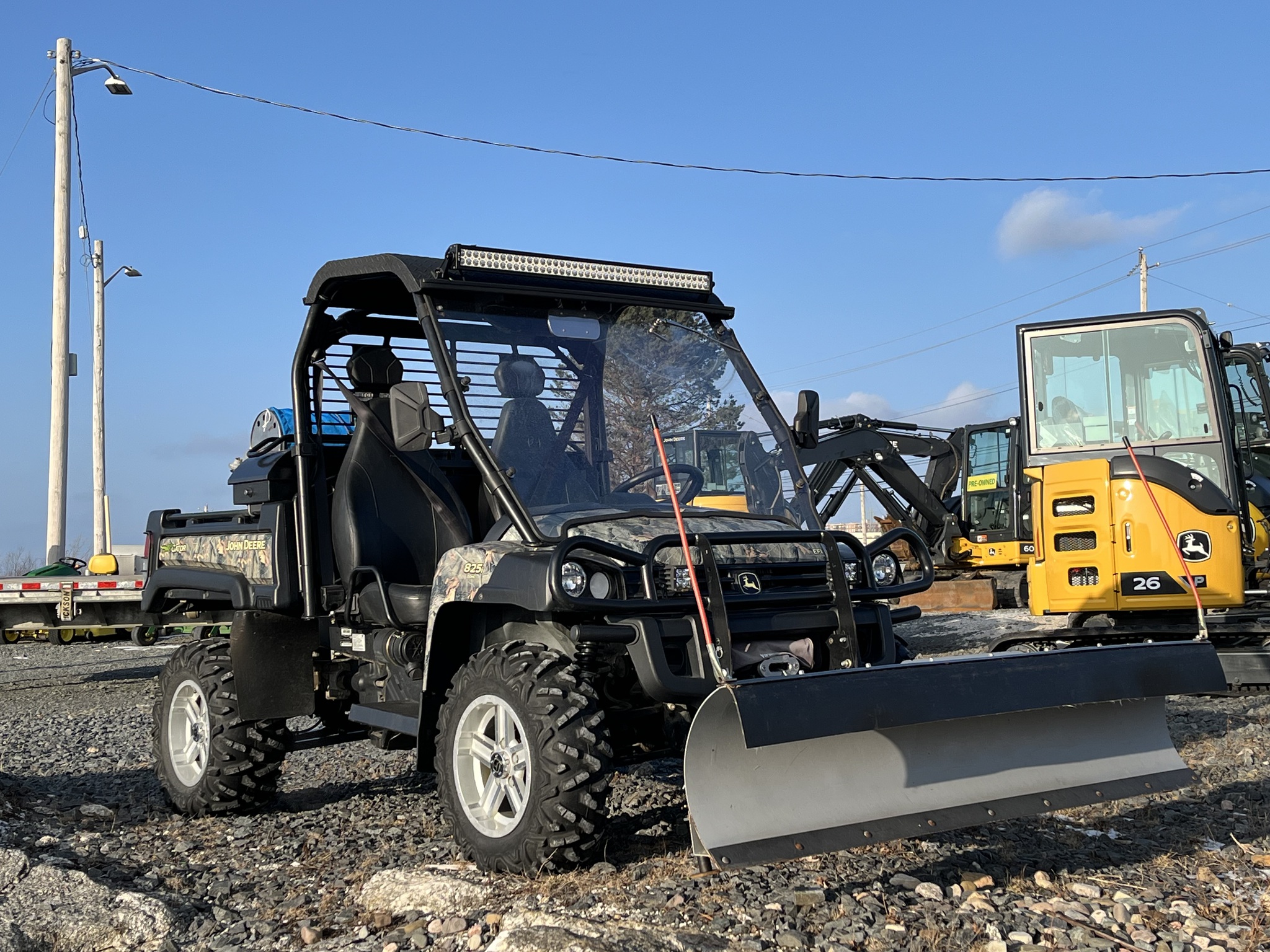 2011 John Deere XUV 825i Image 1