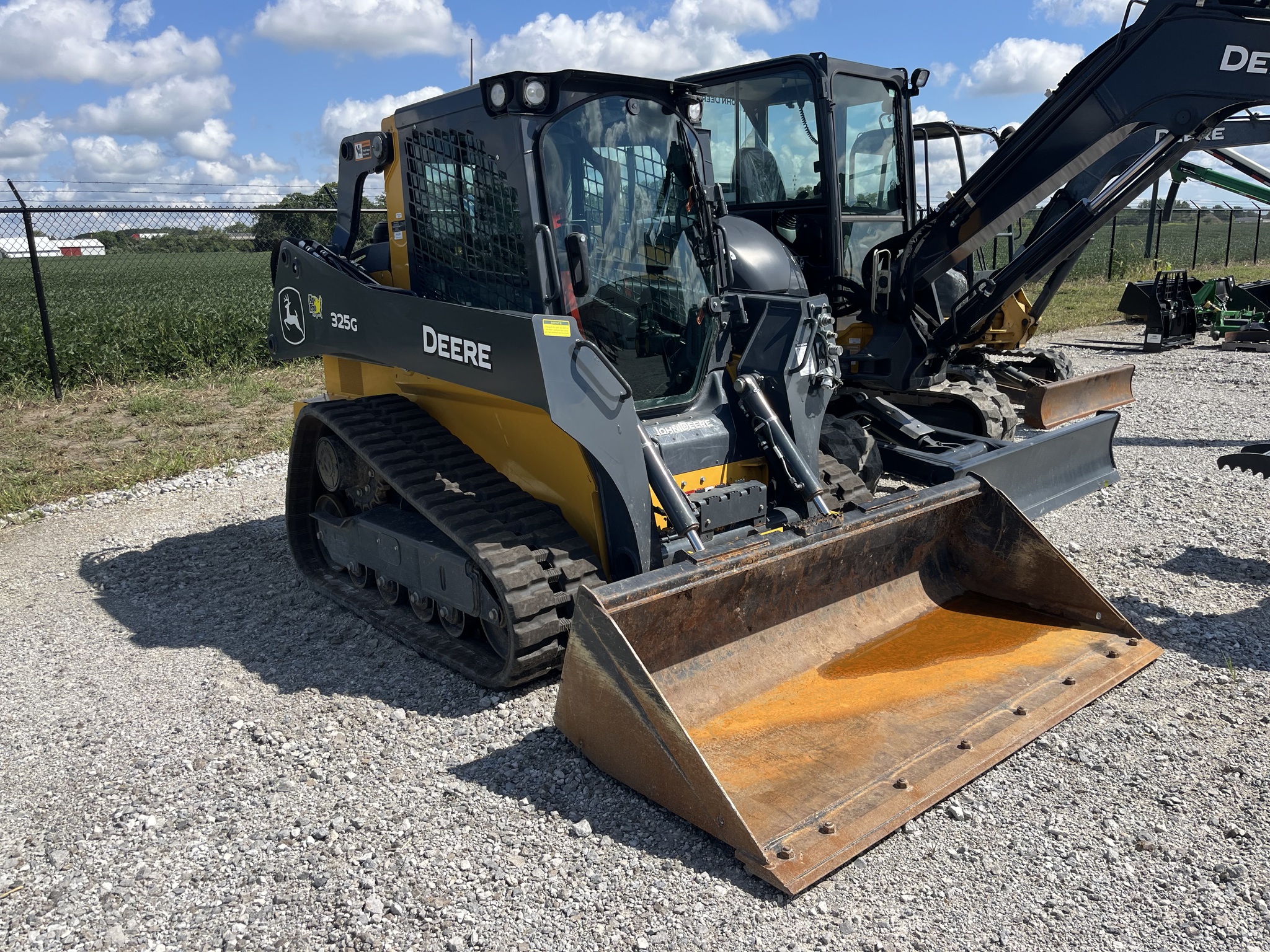 2024 John Deere 325G Image 7