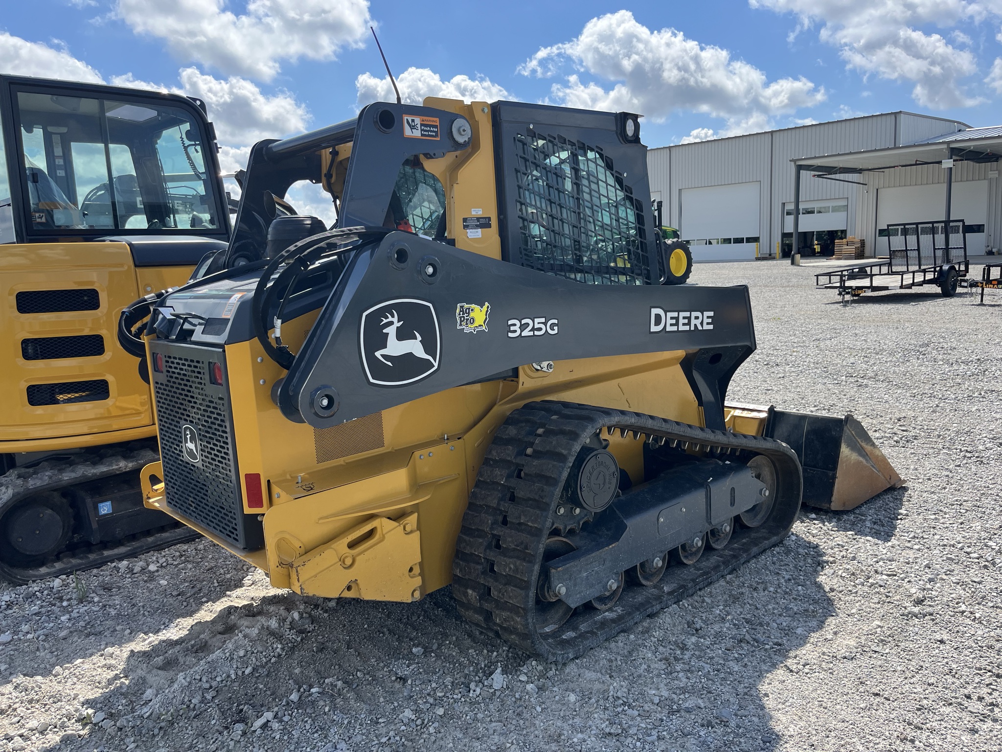 2024 John Deere 325G Image 3
