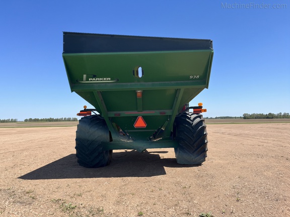 2004 Parker 938 - Photo6