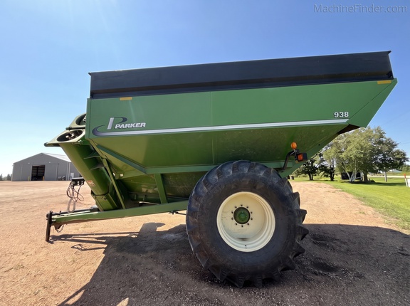 2004 Parker 938 - Photo8