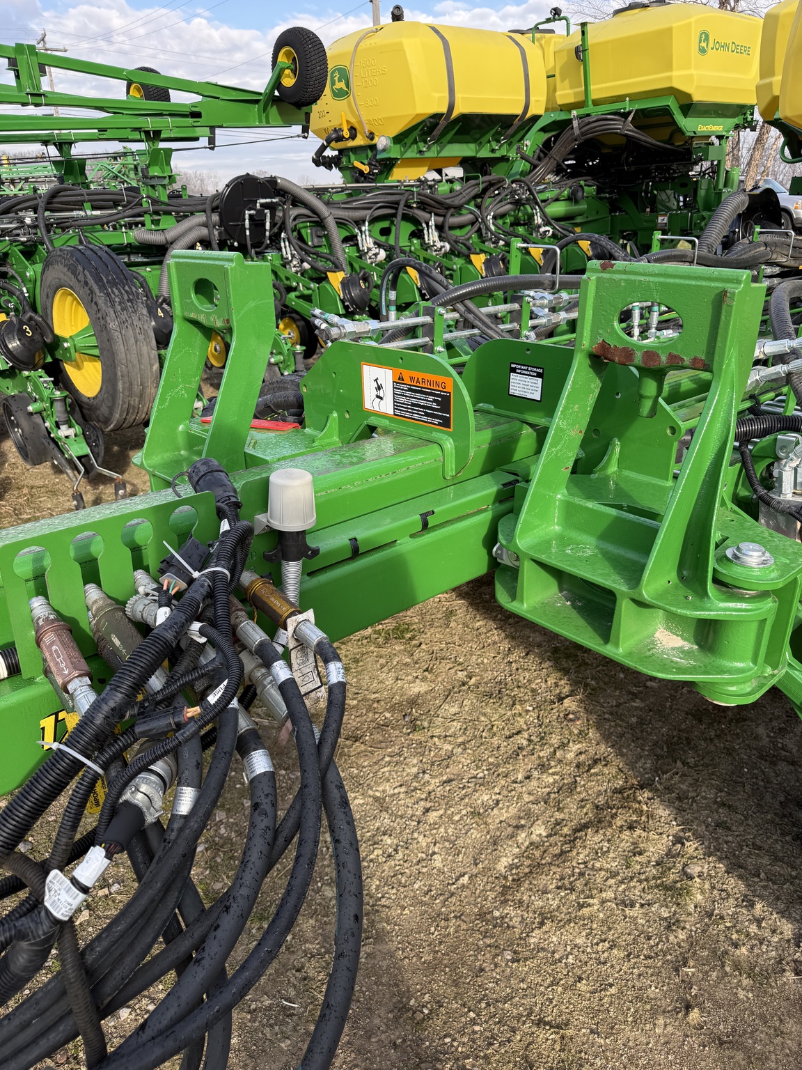 2023 John Deere 1775NT Image 4