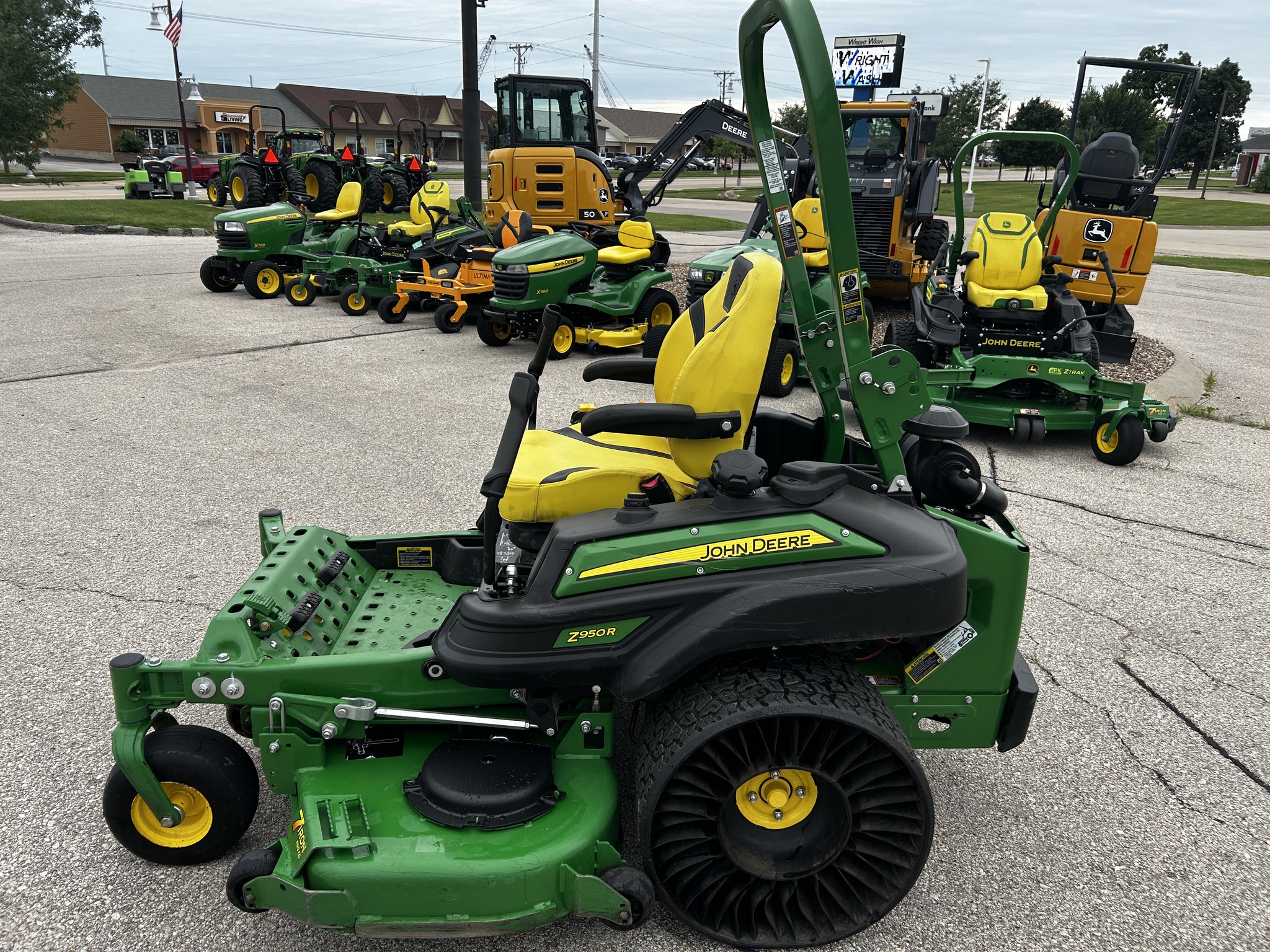 2022 John Deere Z950R Image 2