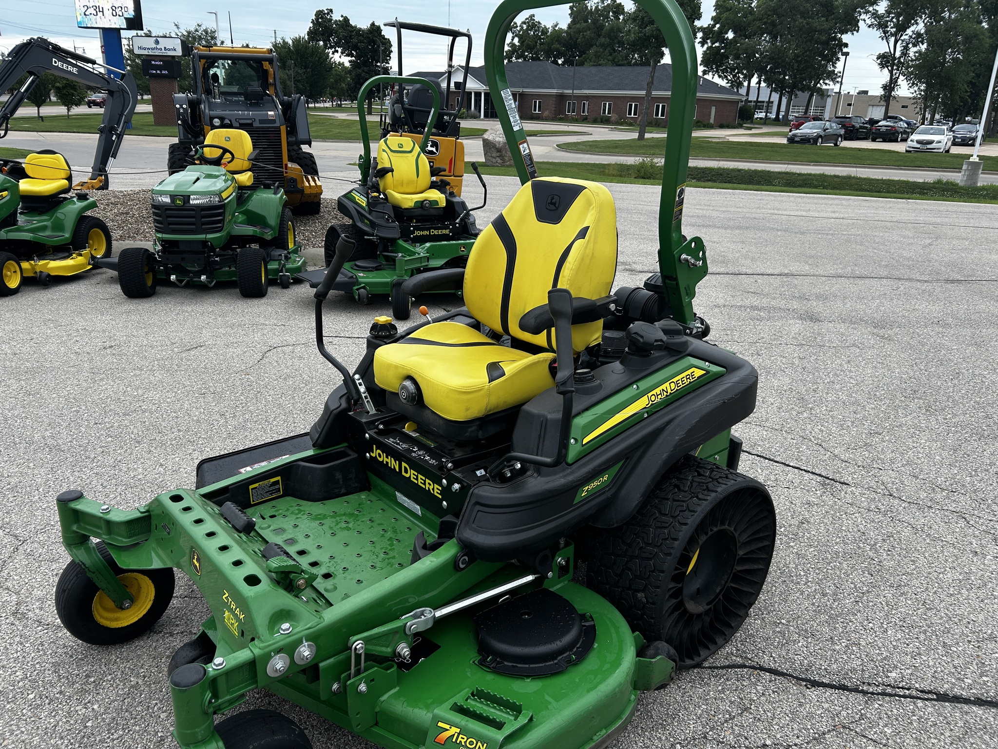 2022 John Deere Z950R Image 1