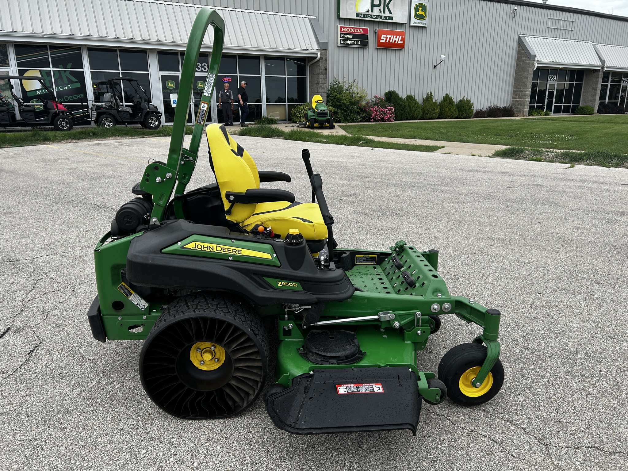 2022 John Deere Z950R Image 6