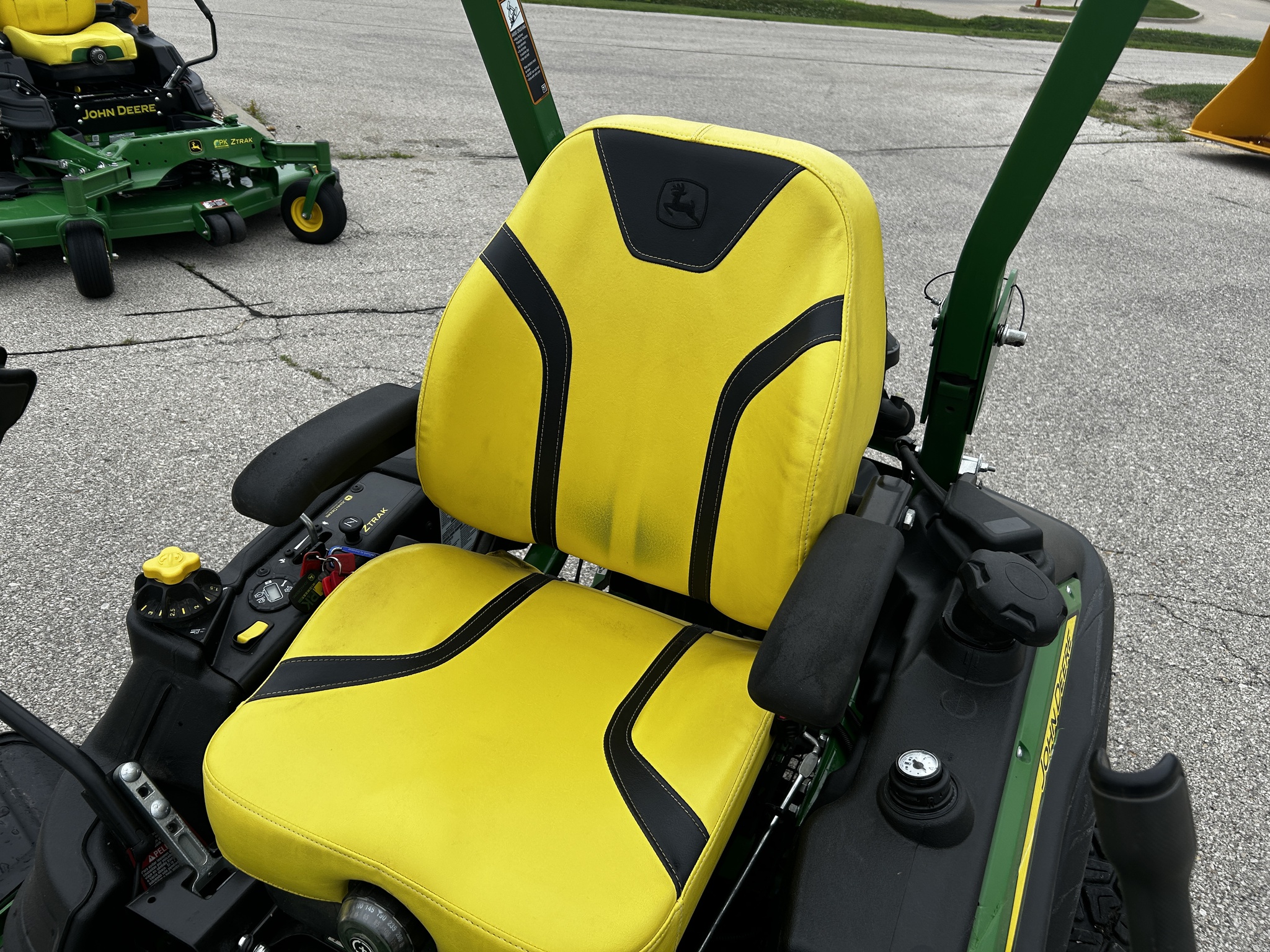 2022 John Deere Z950R Image 10