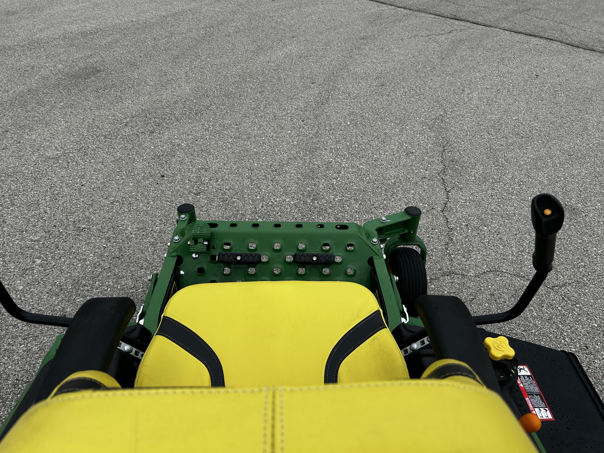 2022 John Deere Z950R Image 14