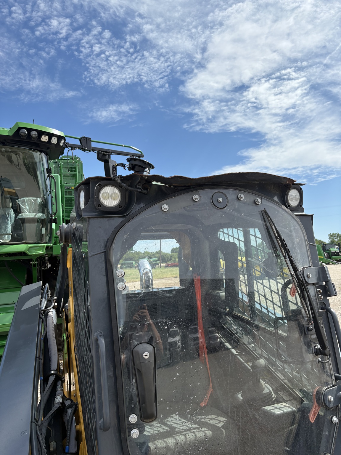 2021 John Deere 333G Image 10