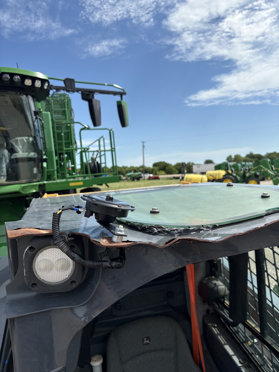 2021 John Deere 333G Image 17