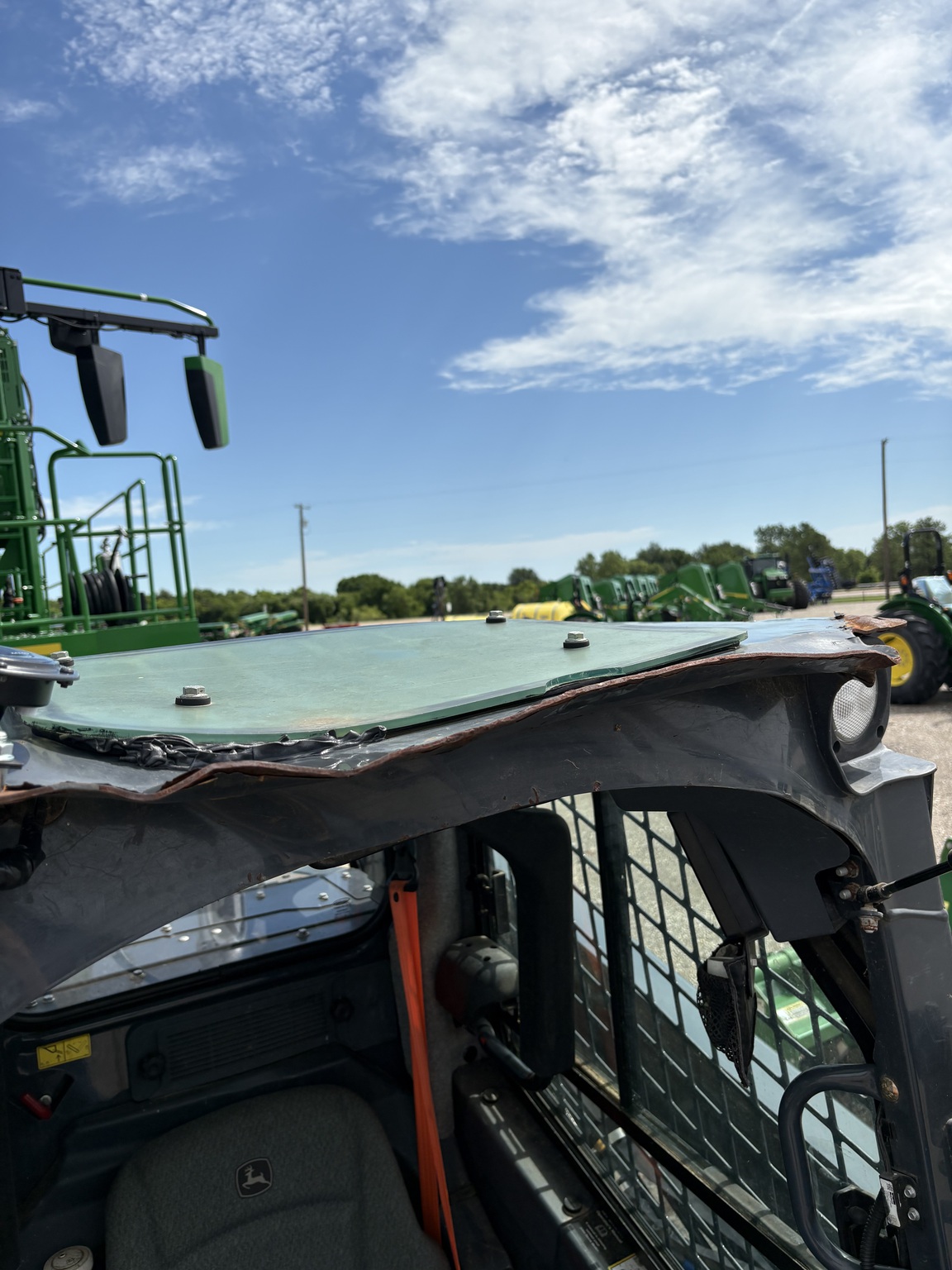 2021 John Deere 333G Image 18