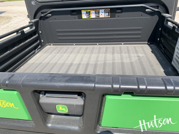 Photo of 2024 John Deere XUV 835R