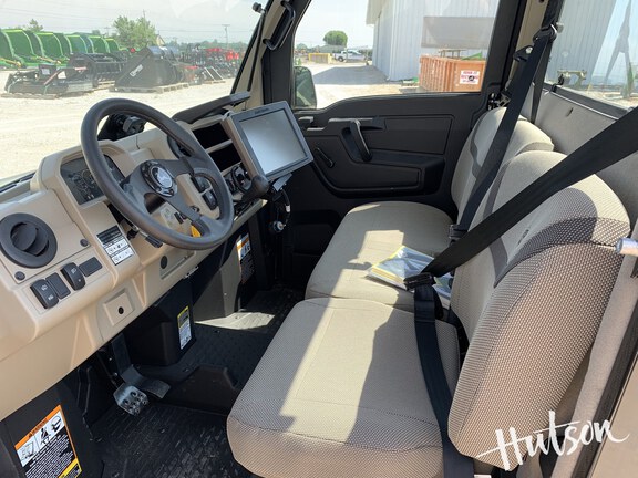 Photo of 2024 John Deere XUV 835R
