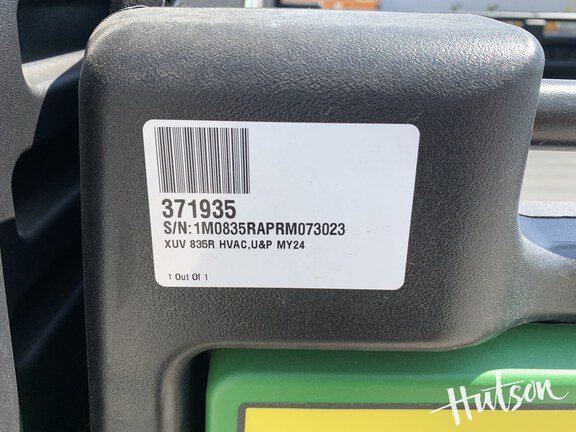 Photo of 2024 John Deere XUV 835R