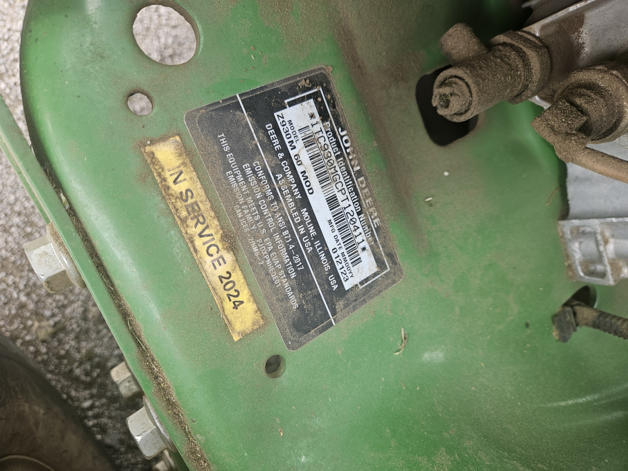 2023 John Deere Z930M Image 5