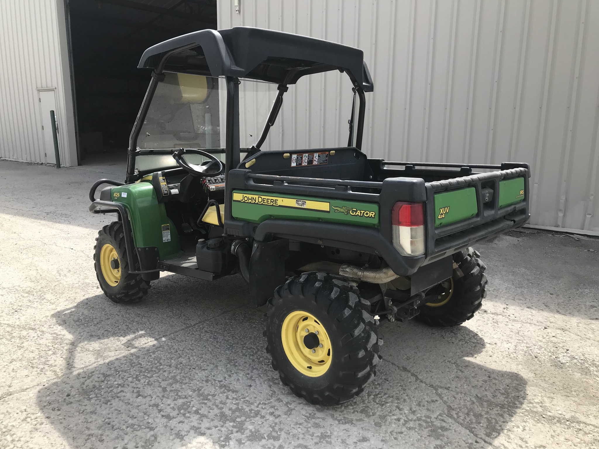 2012 John Deere XUV 825I GREEN Image 2