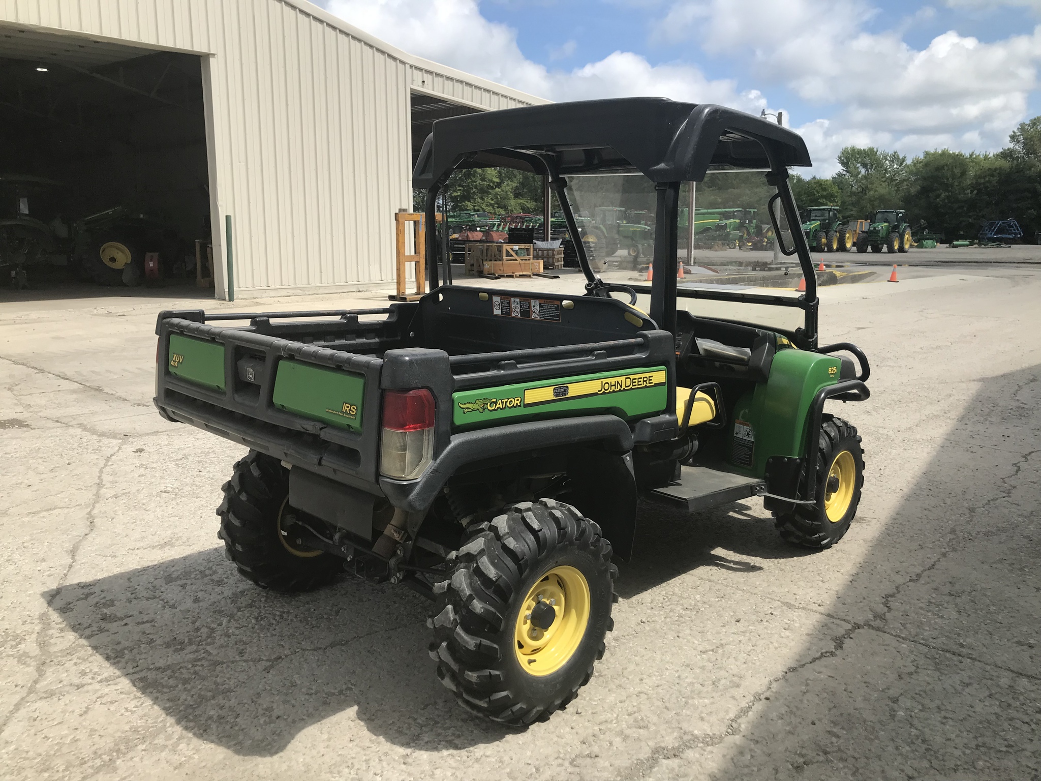 2012 John Deere XUV 825I GREEN Image 3