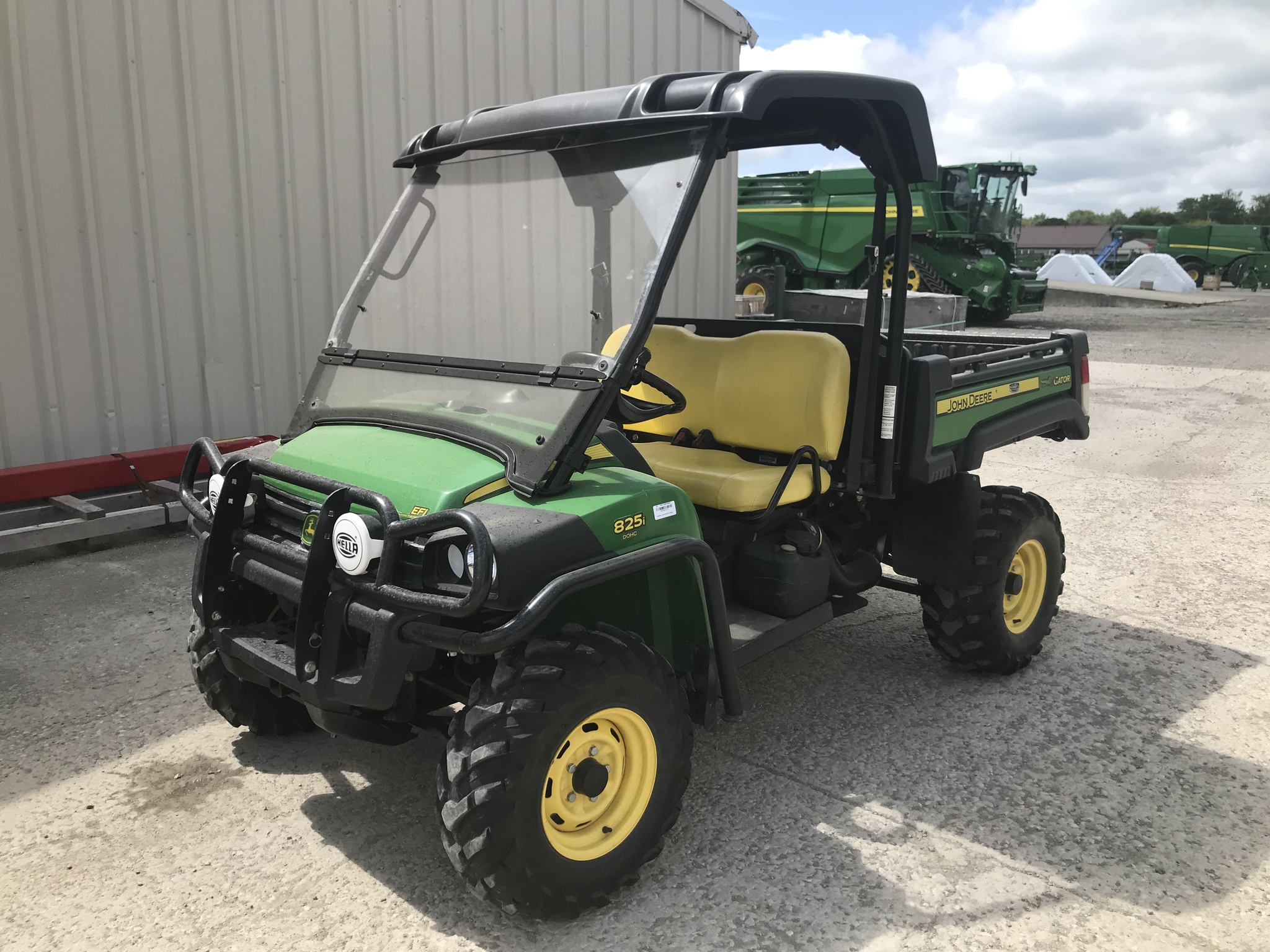 2012 John Deere XUV 825I GREEN Image 1