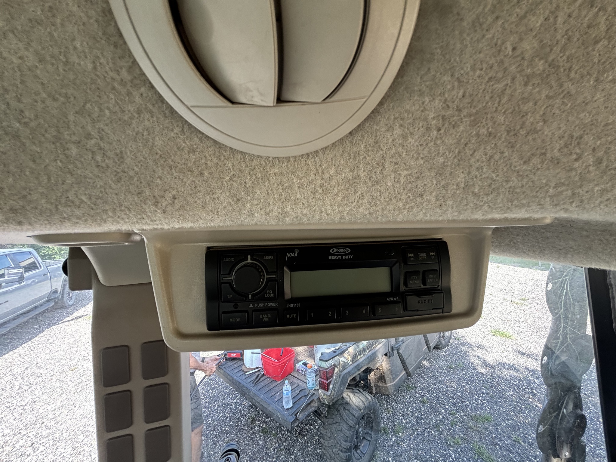 2016 John Deere 5065E Image 17