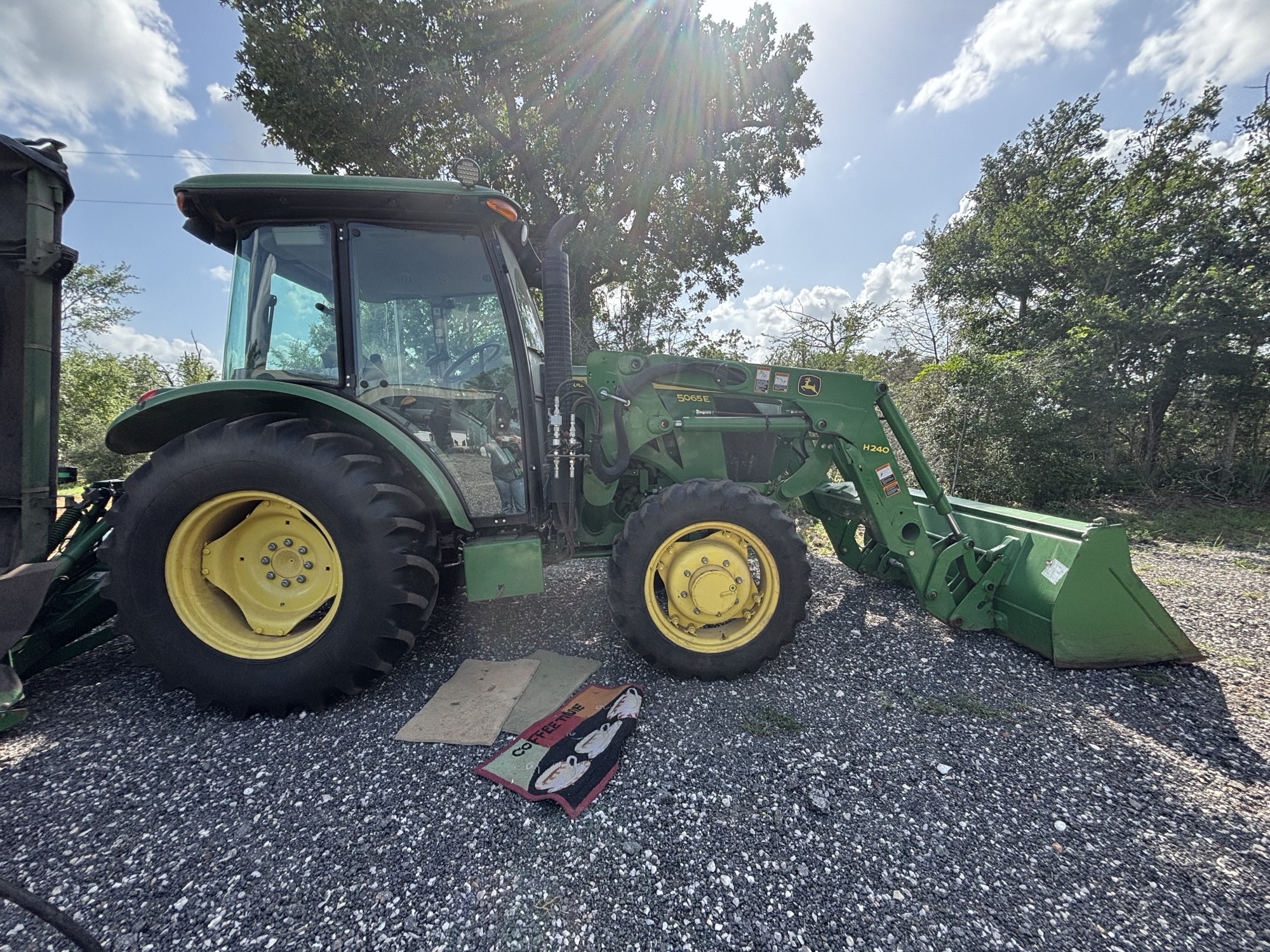 2016 John Deere 5065E Image 7