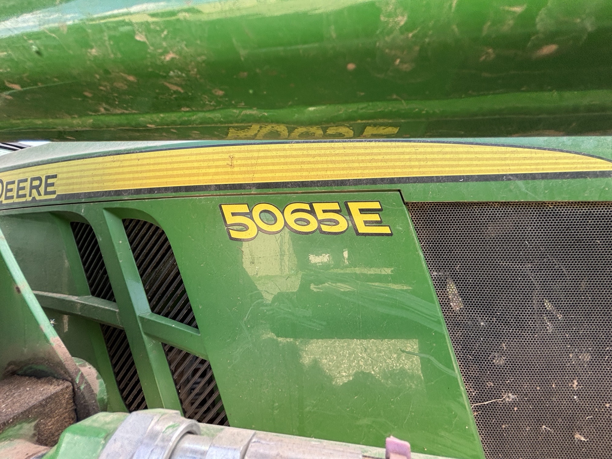 2016 John Deere 5065E Image 26