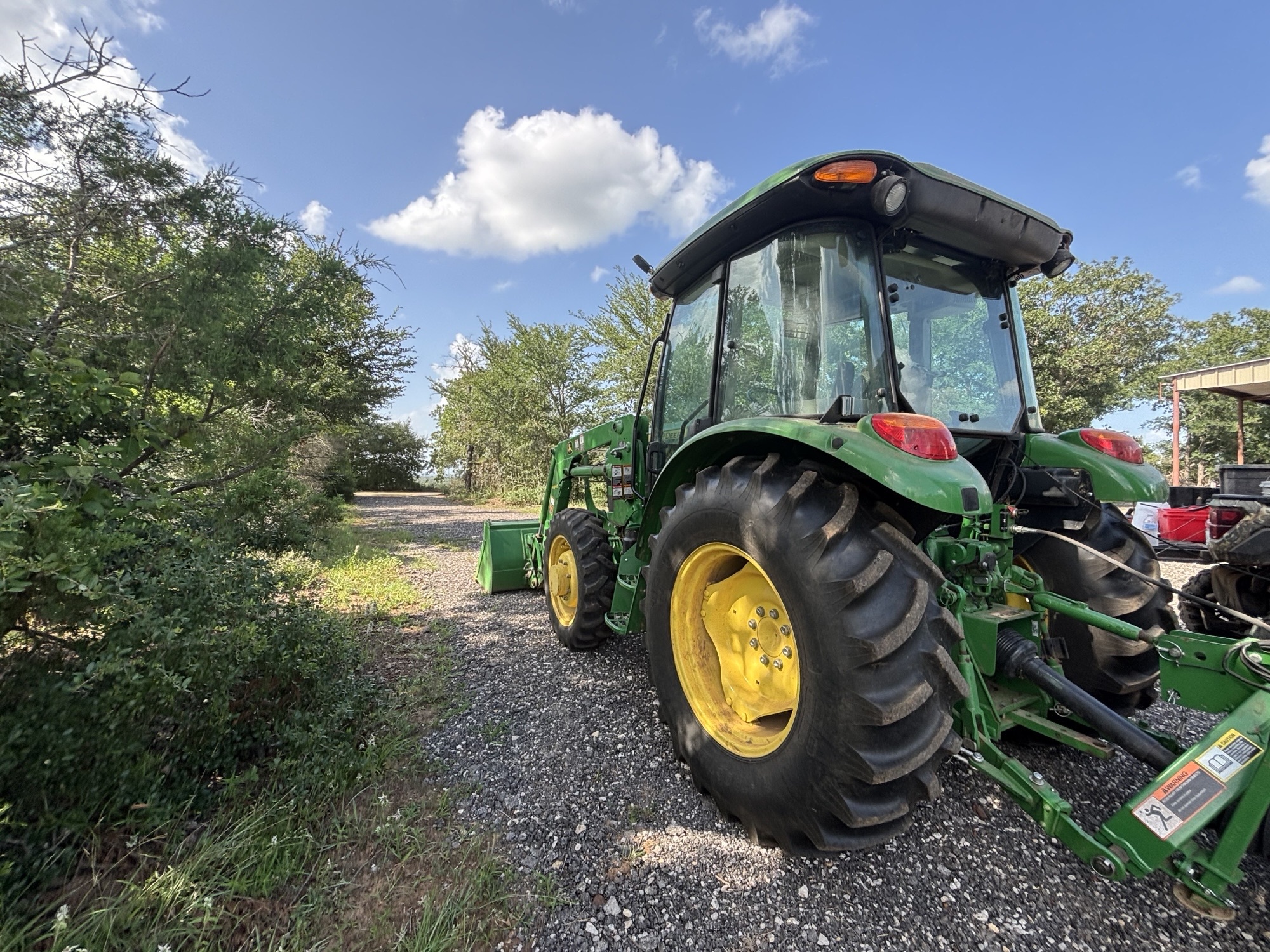 2016 John Deere 5065E Image 13