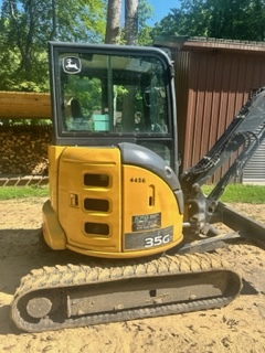2019 John Deere 35G Image 2