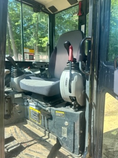 2019 John Deere 35G Image 9