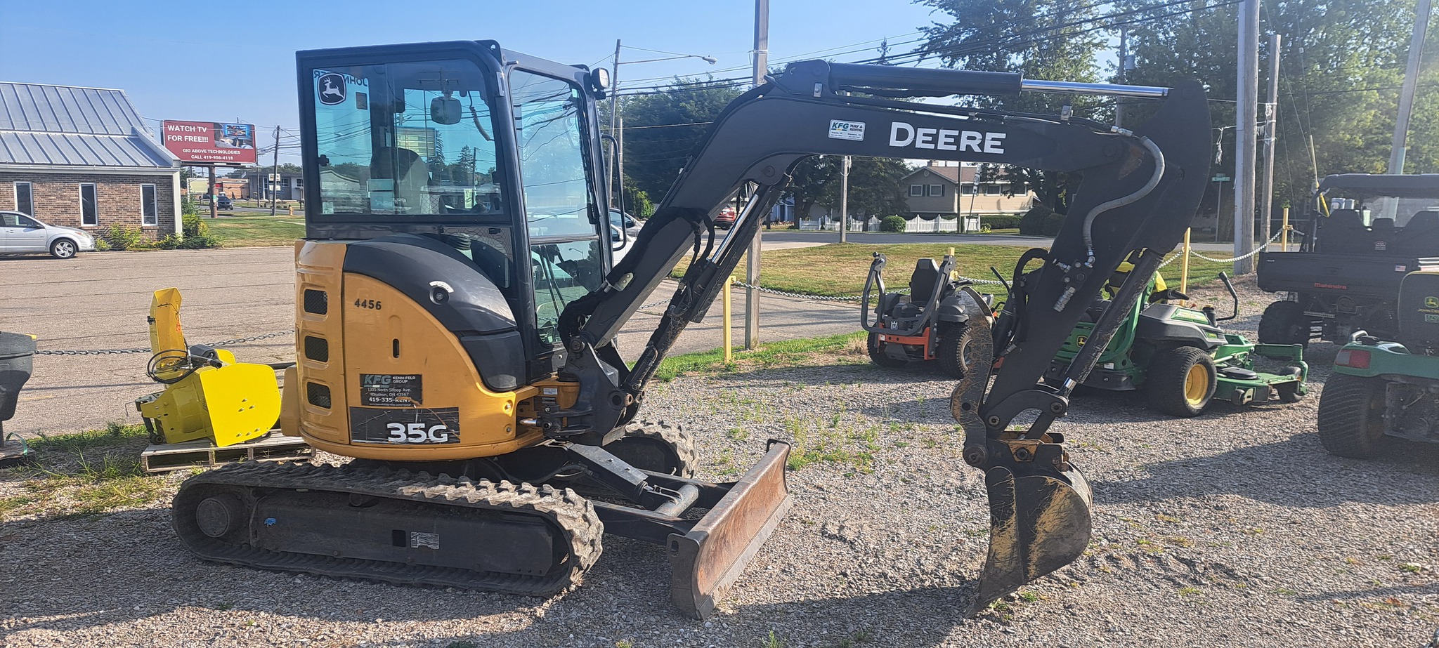 2019 John Deere 35G Image 2