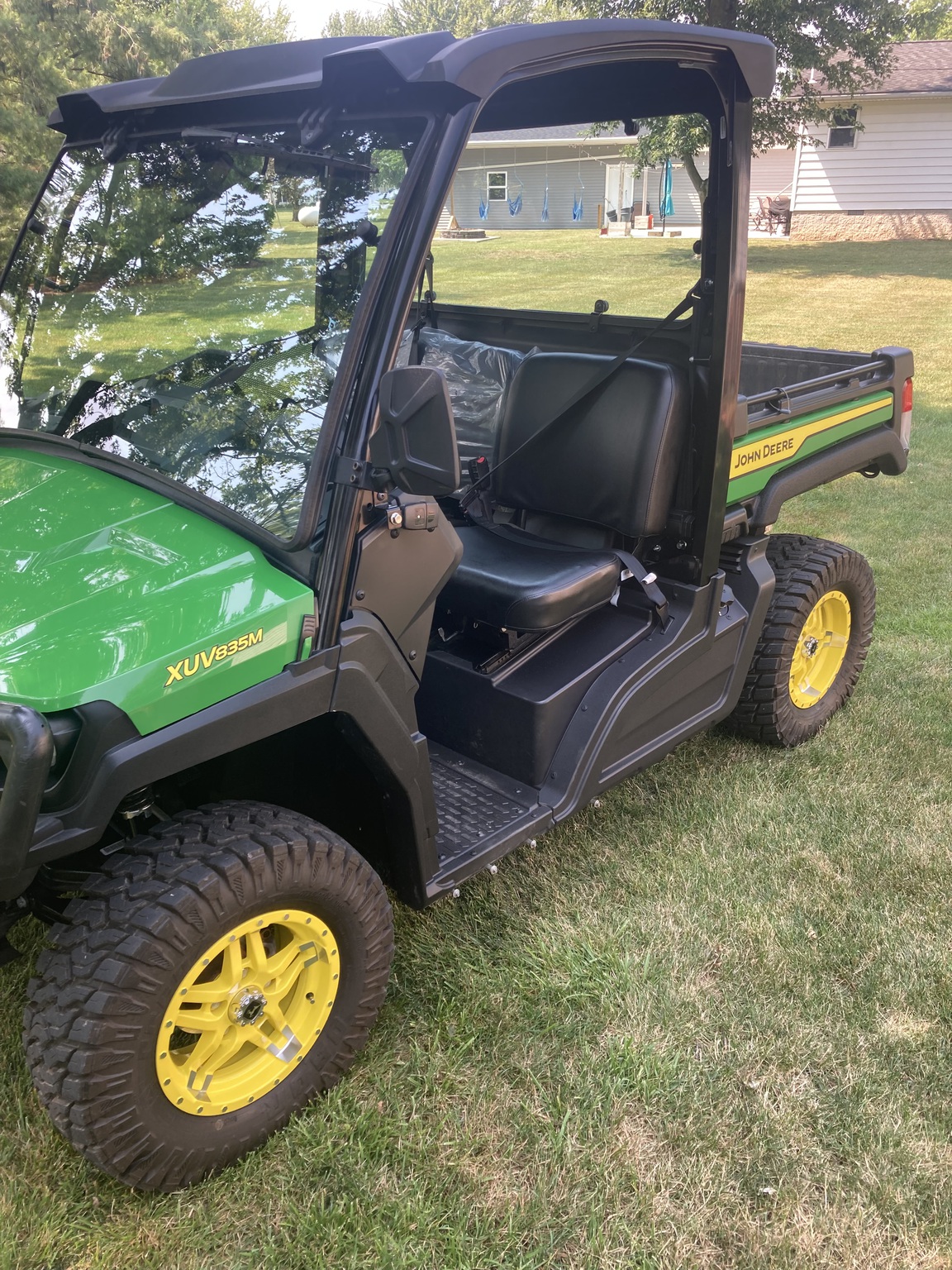 2023 John Deere XUV 835M Image 1