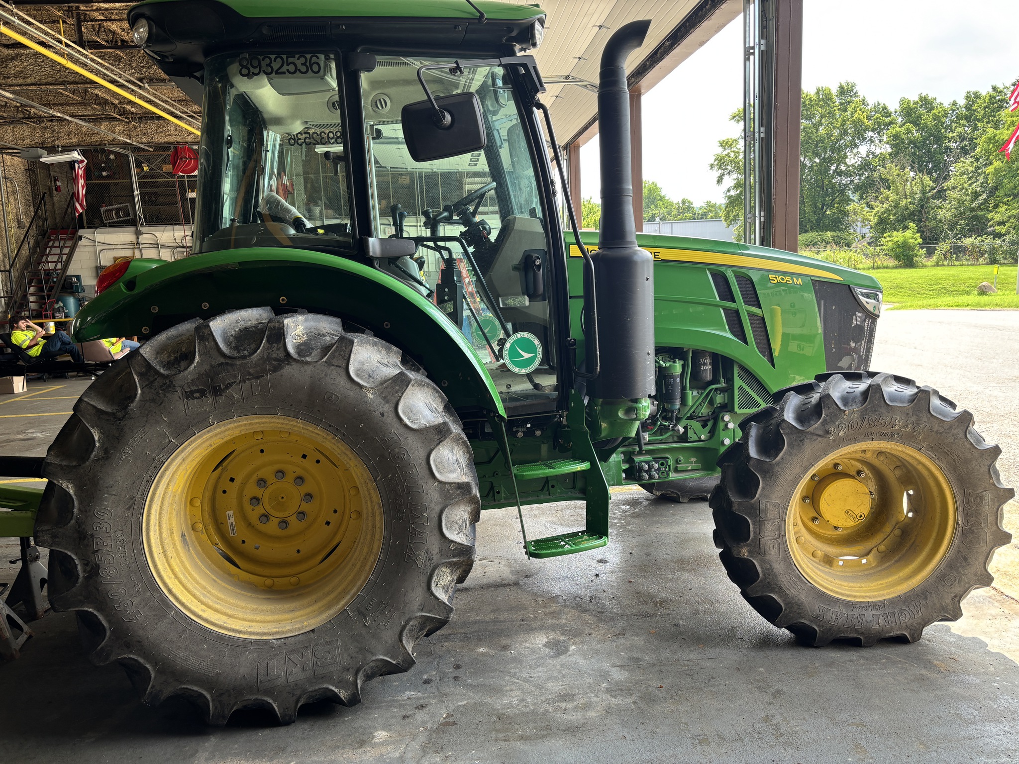 Used 2023 John Deere 5105M Utility Tractors at Koenig Equipment in Anna, OH - PhotoXL3