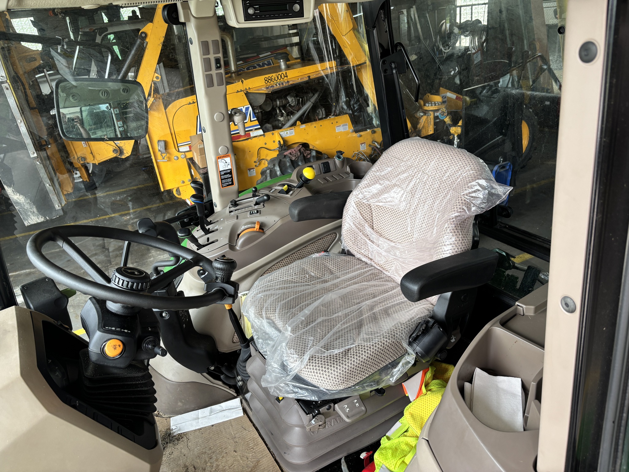 Used 2023 John Deere 5105M Utility Tractors at Koenig Equipment in Anna, OH - PhotoXL4