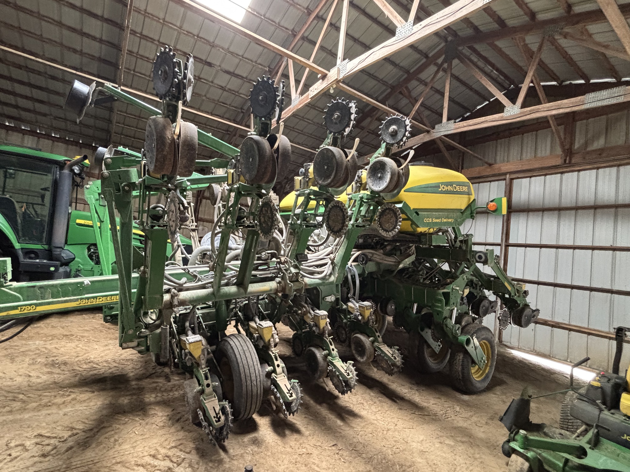 Used 2011 John Deere 1790 Planters: Drawn at Koenig Equipment in Oxford, OH - PhotoXL1