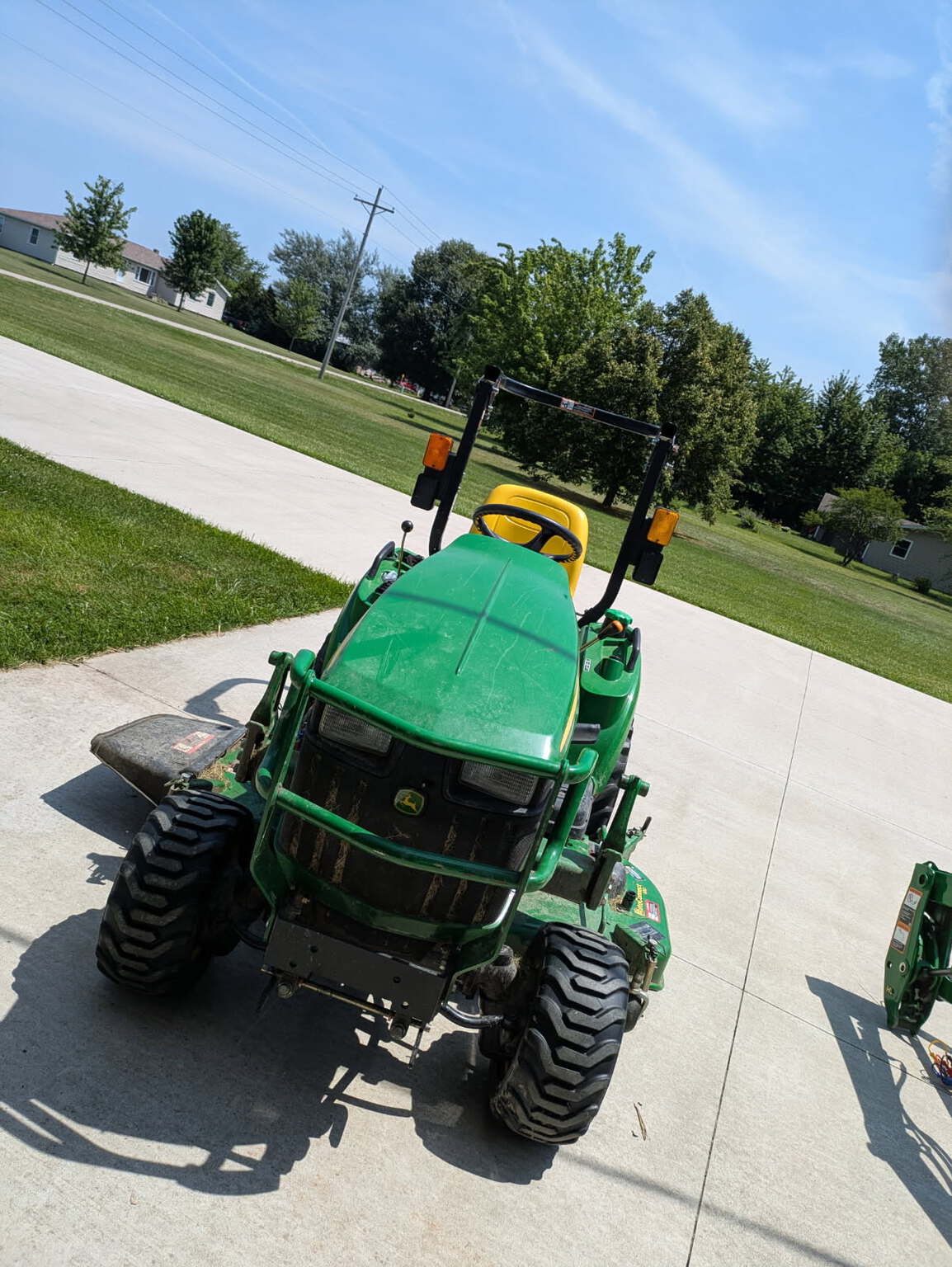 2014 John Deere 1023E Image 2